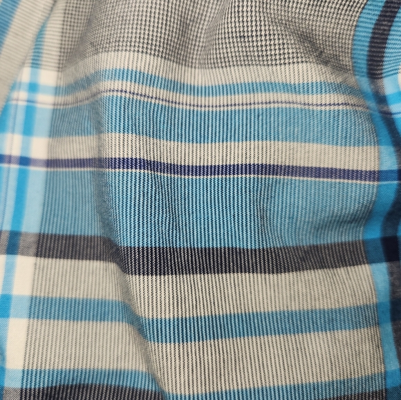 Express button up - Picture 3 of 3